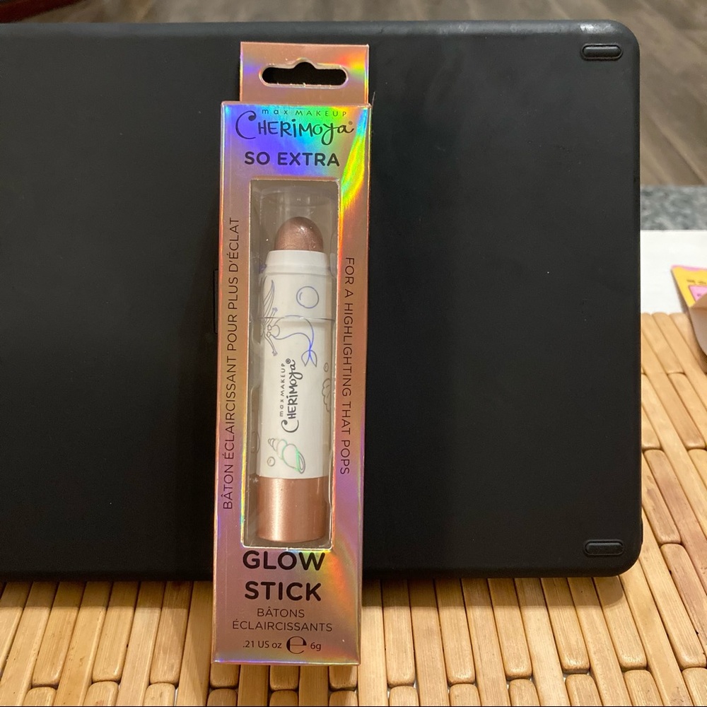 Max Makeup Cherimoya Highlighter Limited Edition